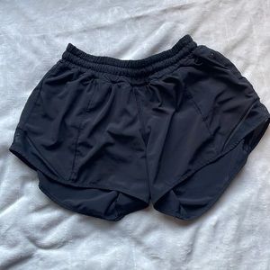 lululemon hotty hot shorts 4” size 4